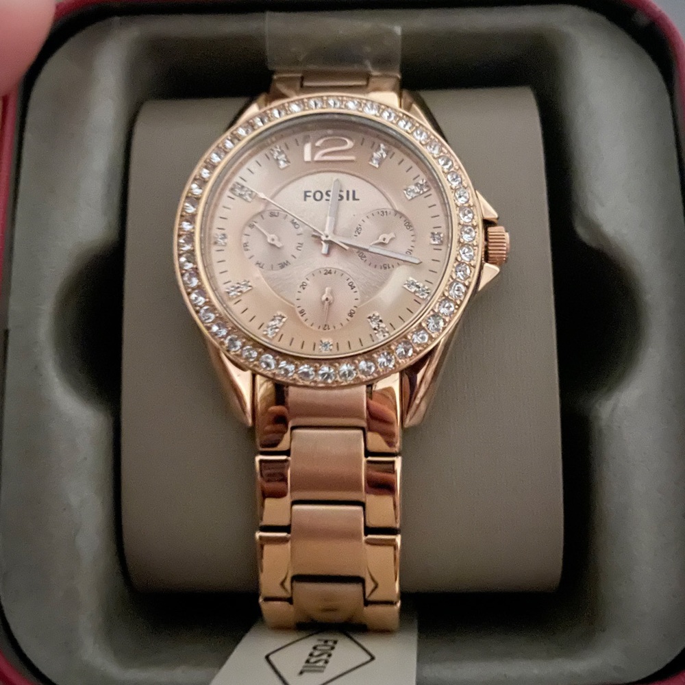 Rose gold fossil watch